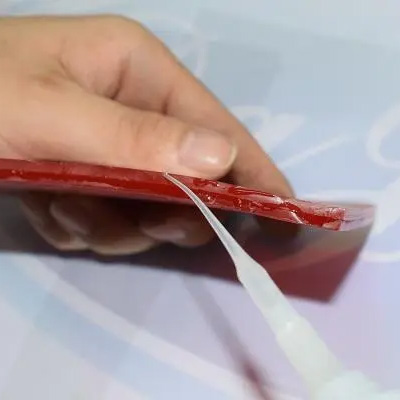 硅胶粘接pc用什么胶水？